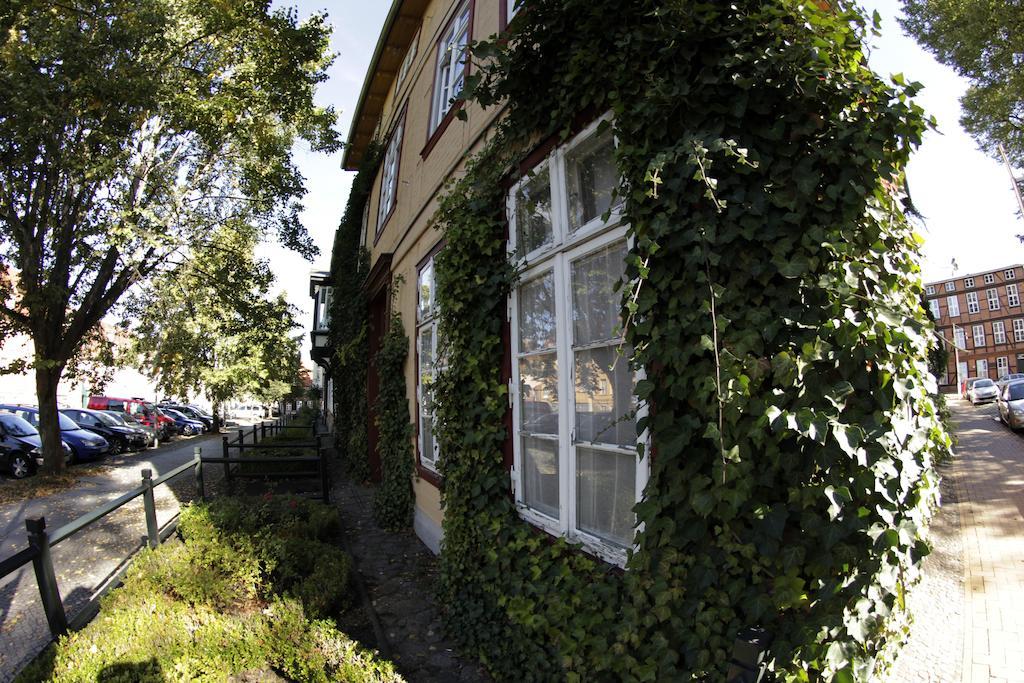 Ferienwohnung An Der Schelfkirche Шверин Екстериор снимка
